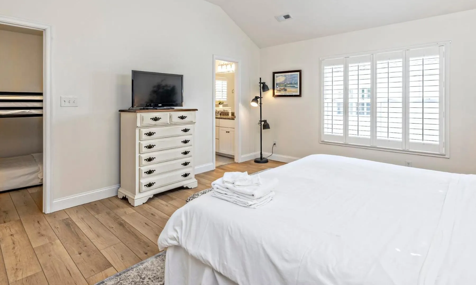 Incredible Location Villa Virginia Beach